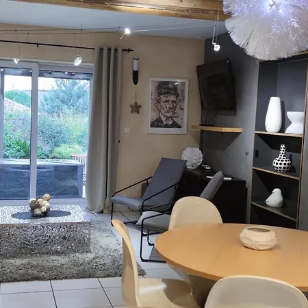 Campagnard Avec Animaux Acceptés, Terrasse Privée - Fr-1-496-299